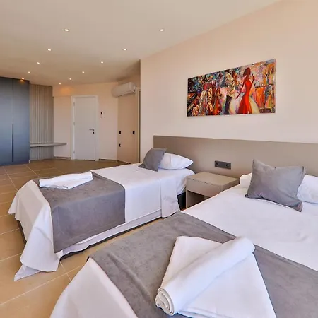 Royal Merchant Vila *